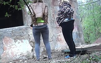 Girls Pissing Outdoors